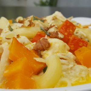 Bergkäse Kürbis und Salbei al Pasta Soße