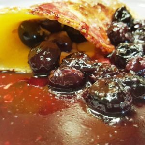 safteige Eierkuchen mit Blaubeeren