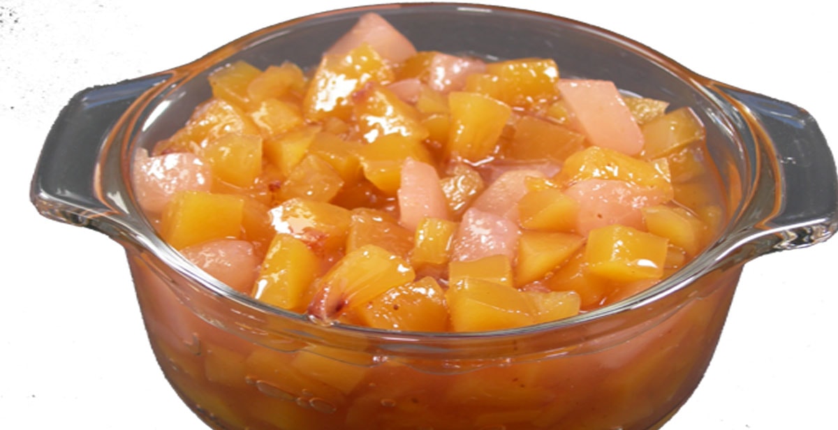 Rezept für ein fruchtiges Chutney mit Mango, Birne und Pfirsich