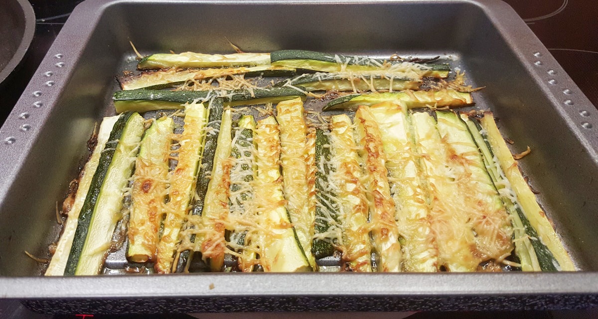 Zucchini mit Parmesan – Gemüsesticks aus dem Backofen