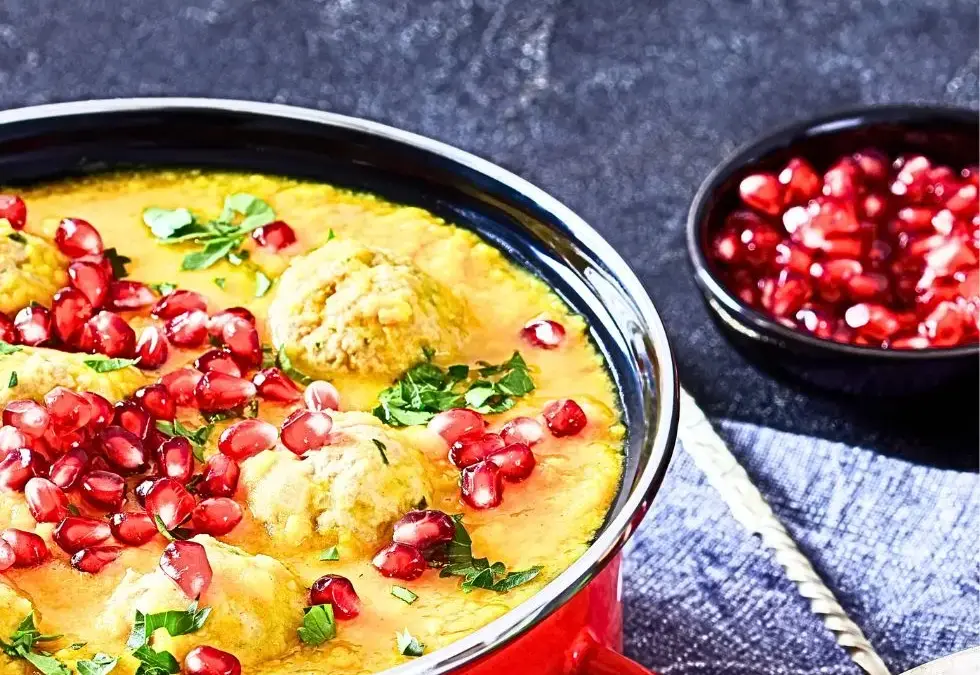 Ash-e Anar – Persische Suppe mit Fleischbällchen und Granatapfel