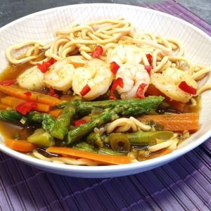 Rezept für asiatische Thai Bowl mit Spargel und Garnelen