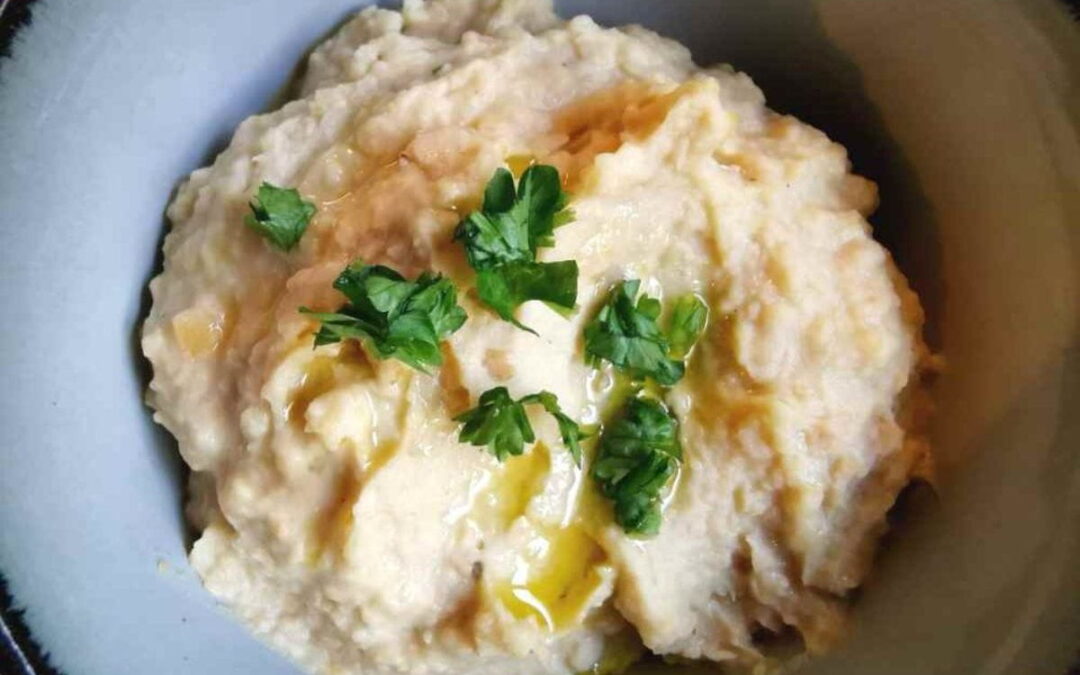 Hummus aus Kichererbsen und Mandelmus