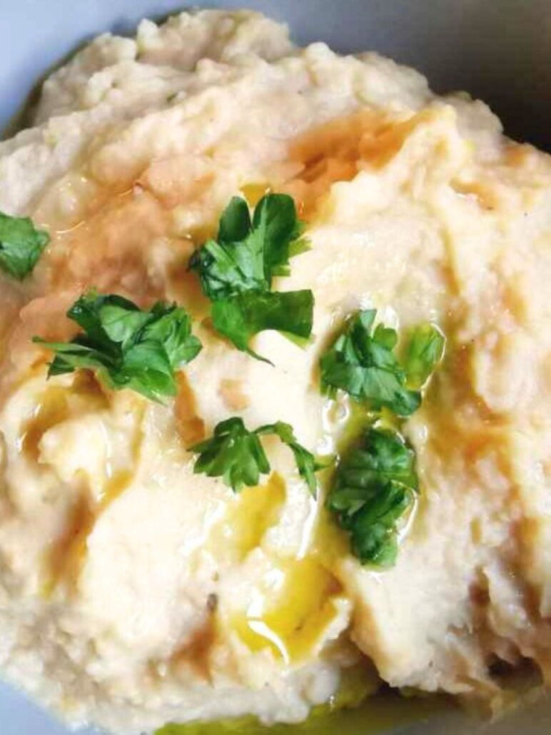 Hummus aus Kichererbsen und Mandelmus
