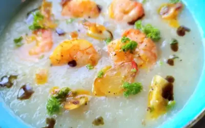 Kohlrabi-Birnen-Suppe mit Chiligarnelen