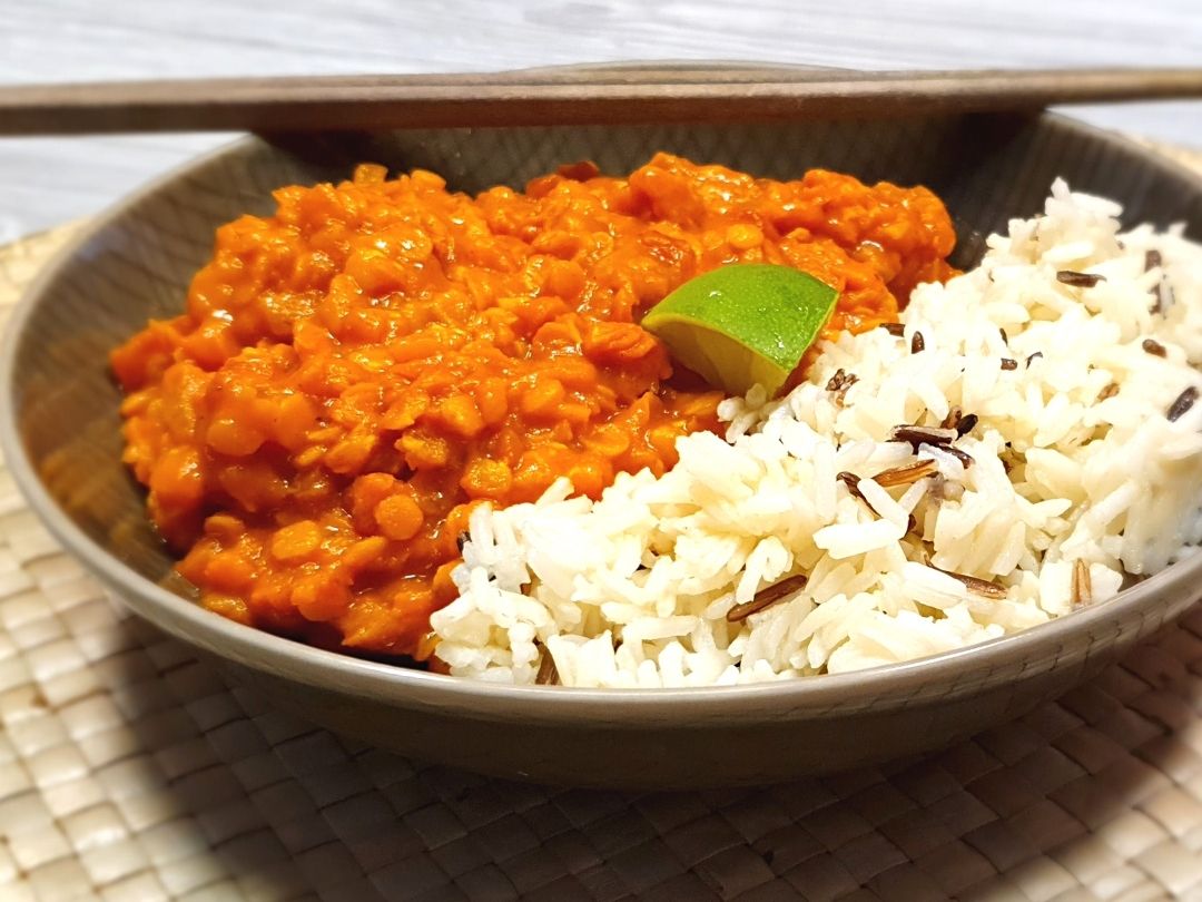 veganes indisches Linsen Dal mit Reis