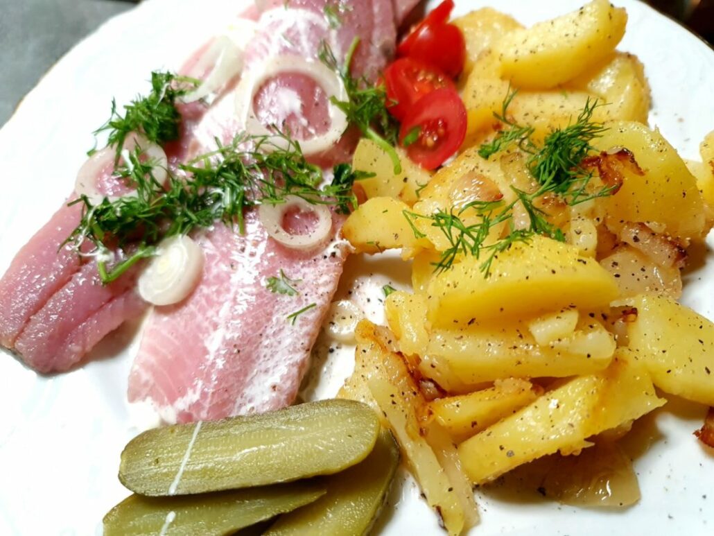 Matjes mit Bratkartoffeln