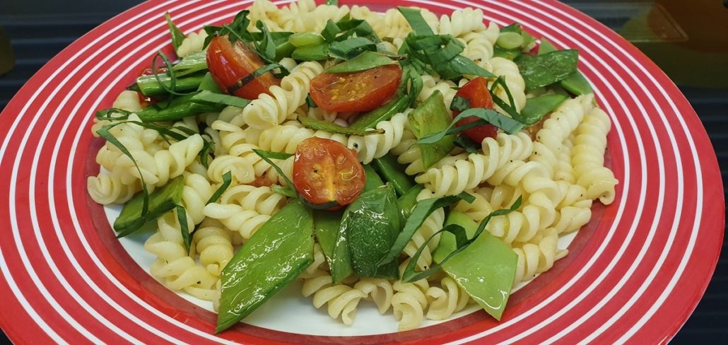 Pasta Rezept schnell gemacht mit Zuckerschoten und Bärlauch