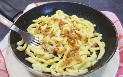 Tiroler Kasspatzln nach einem Originalrezept – so gelingen die Tiroler Käsespätzle